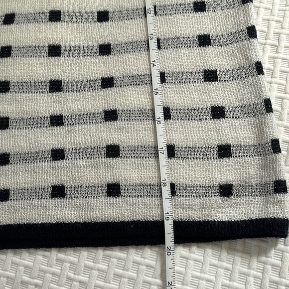 Benetton knit top. Size L. - Picture 5 of 5